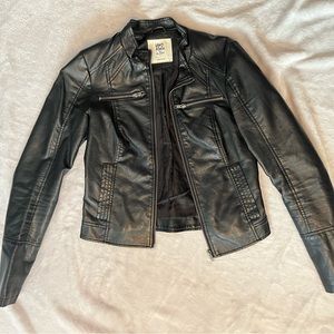 Small Vera Moda Leather Jacket